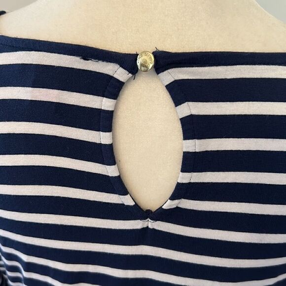 Vince Camuto navy white striped cold shoulder top Size M - Picture 4 of 8